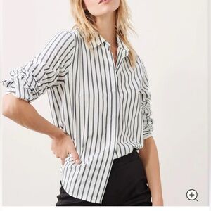 Jenni Kane classic navy striped button down blouse size small